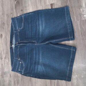 BloomChic Plus Size Women's High Rise Straight Leg Pocket Denim Shorts